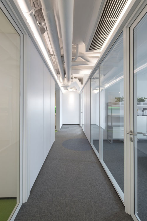 杭州服飾有限公司運營中心走廊區域設計