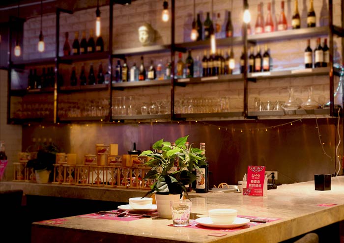 東南亞主題餐廳酒架裝修設計效果圖