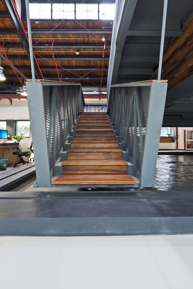 實業投資公司辦公室樓梯裝修設計效果圖