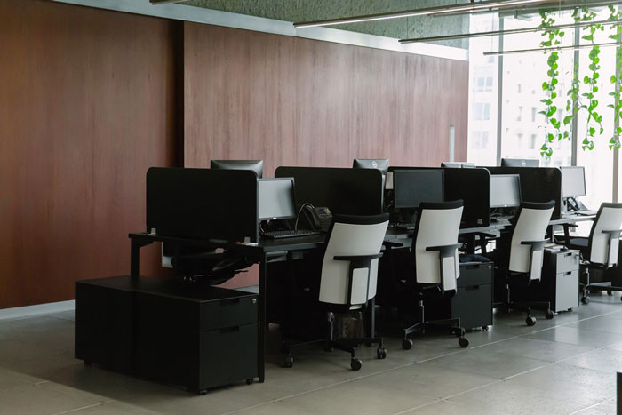 現代極簡辦公室辦公區裝修設計效果圖