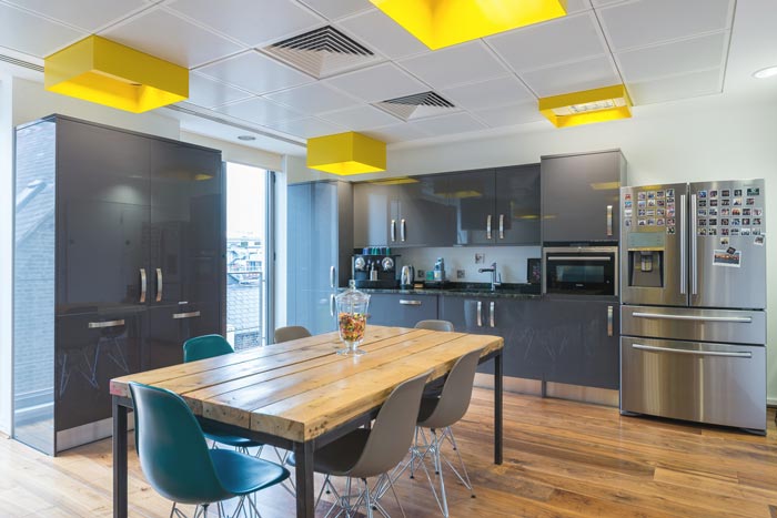 金融辦公室茶水間裝修設計案例效果圖