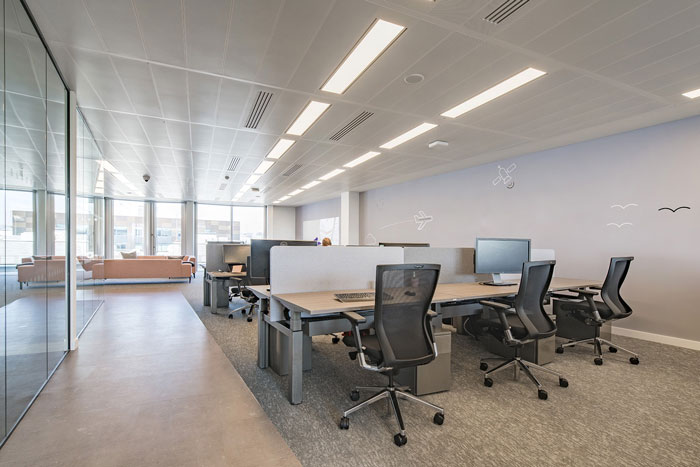 互聯網金融公司辦公室辦公區裝修設計效果圖