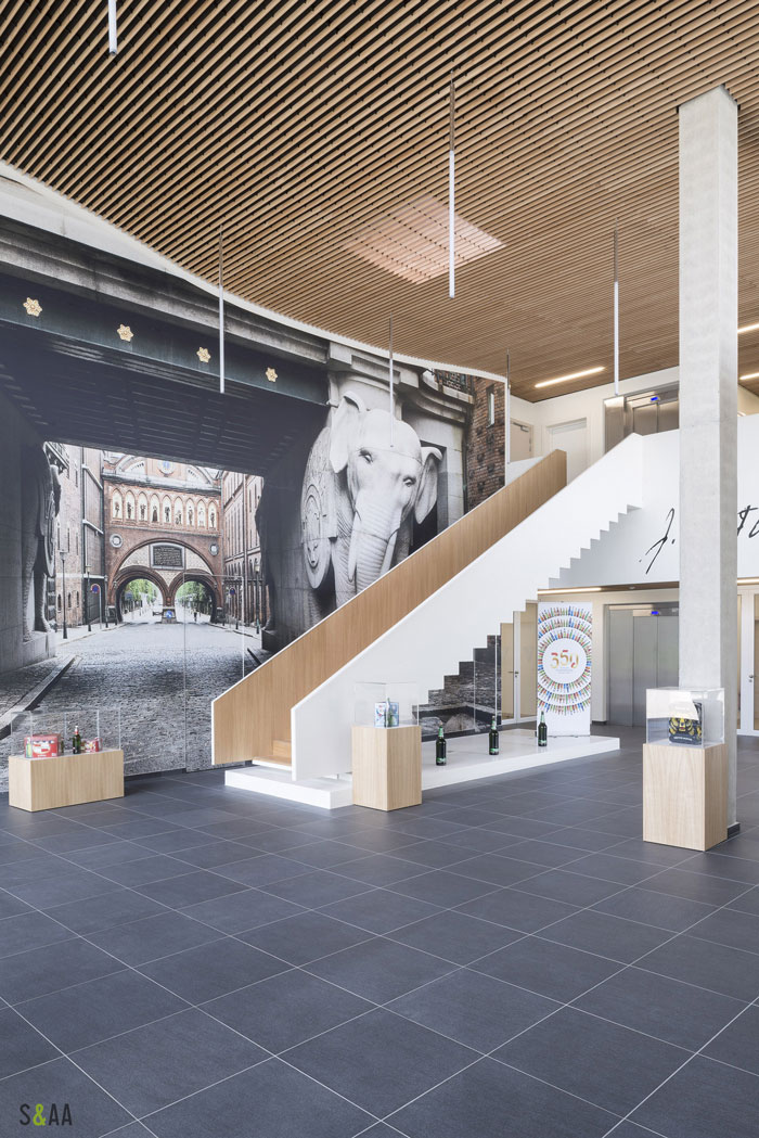 廠房研發(fā)中心辦公室進門區(qū)裝修設計效果圖