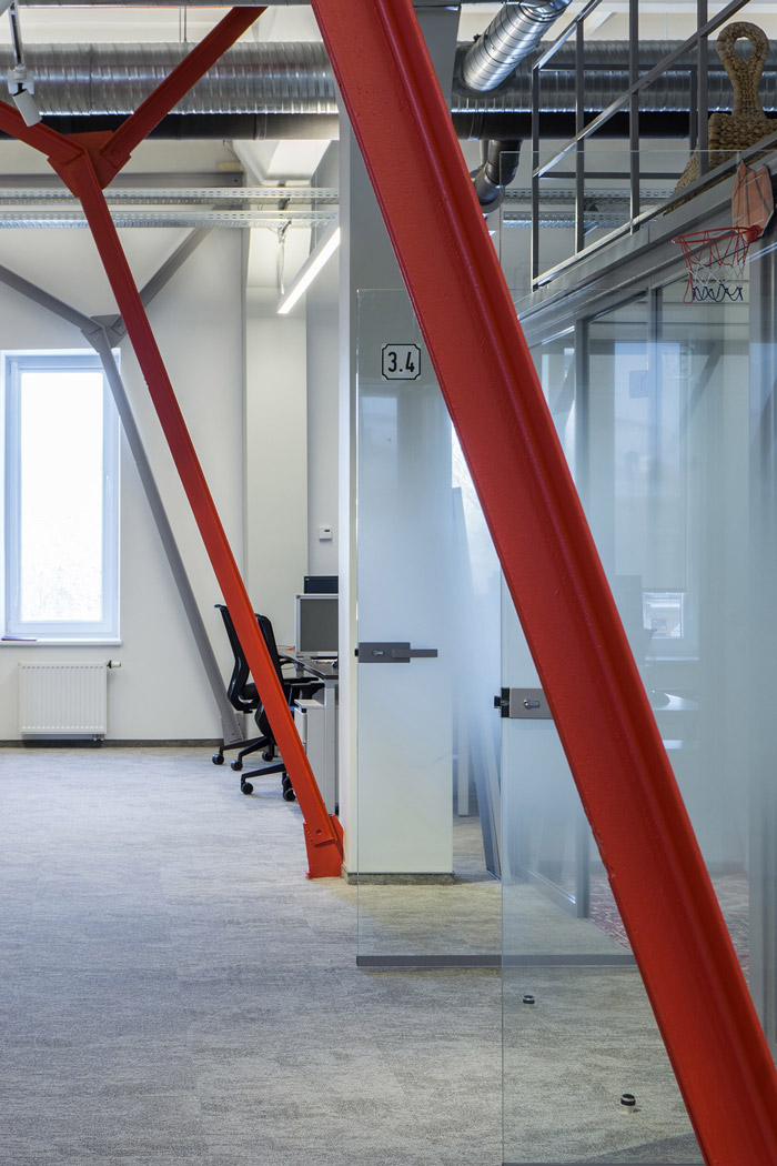 科技公司loft辦公室辦公區(qū)設(shè)計方案