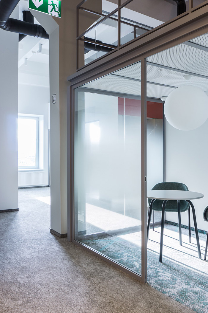 科技公司loft辦公室接待區(qū)設(shè)計方案