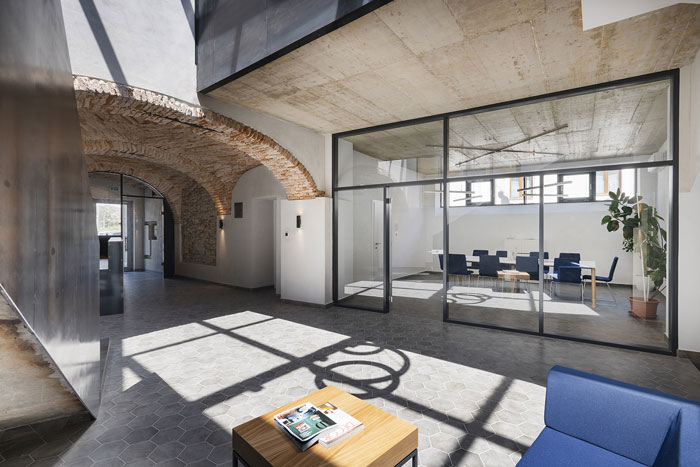 舊廠房改造辦公室入口裝修設計效果圖